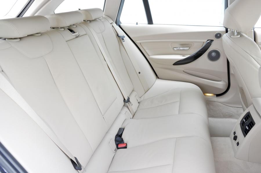  BMW 328i Touring Luxury 2012 года  (фото 14 из 200)